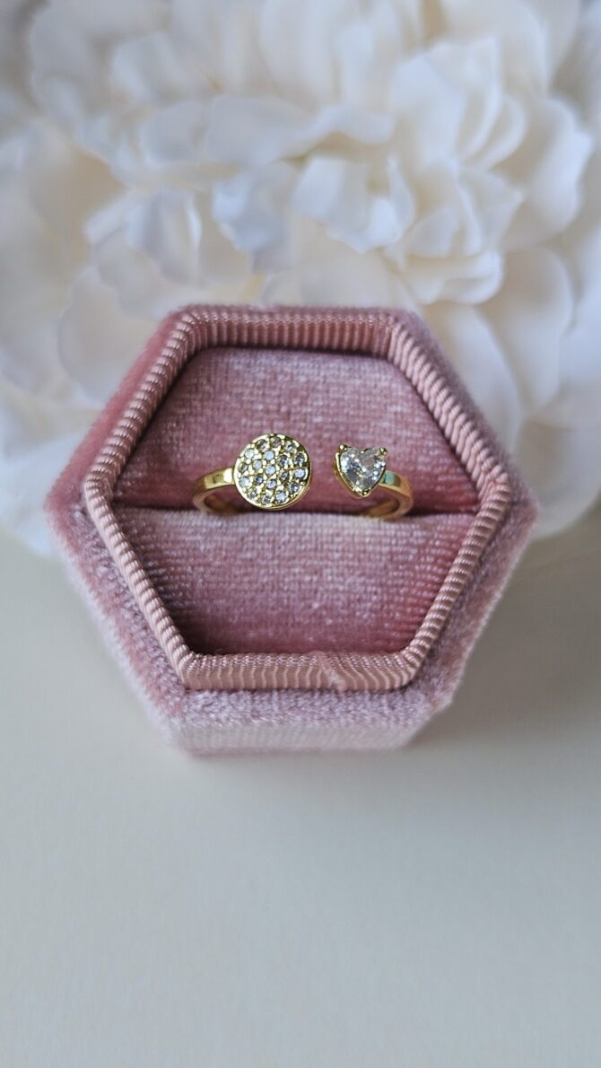 Adara Ring - Gold Stainless Steel with Heart-Shaped Diamond