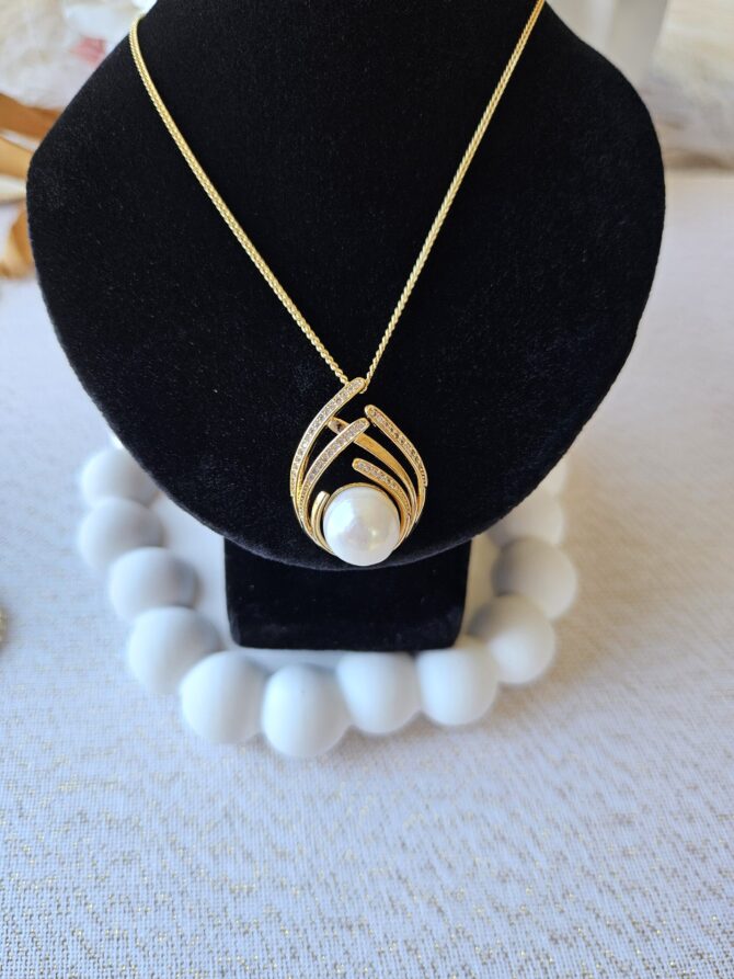 Open the Shell Pendant - 14k Gold-Plated Pearl Necklace