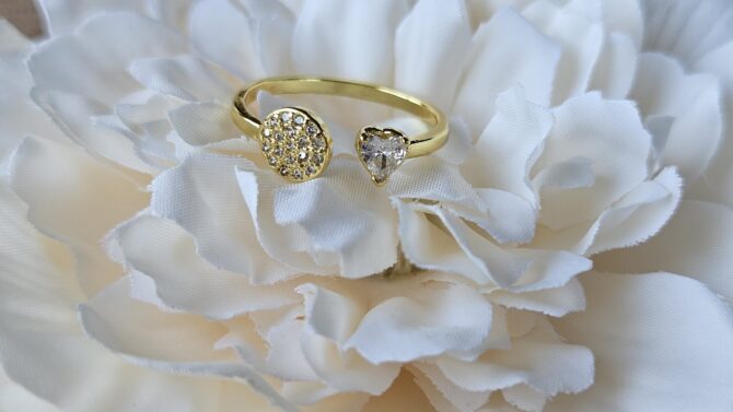 Adara Ring - Gold Stainless Steel with Heart-Shaped Diamond - Image 2