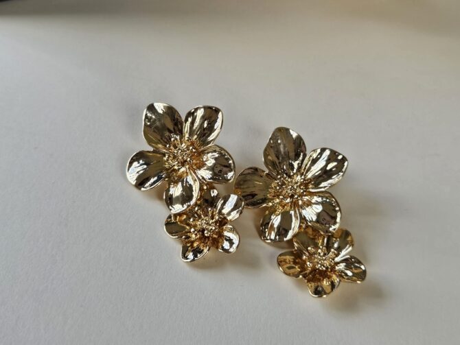 Amilia Flower Earrings - 18k Gold-Plated Floral Design